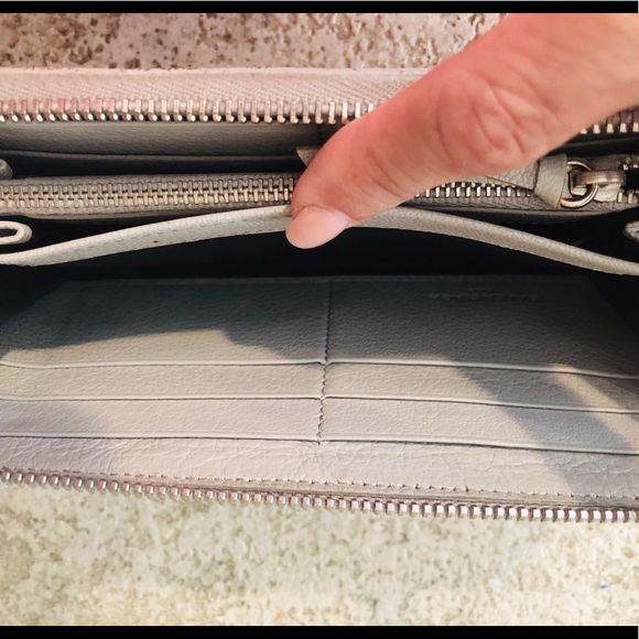 Balenciaga Classic Gold Continental Zip Around - Picture 3 of 5